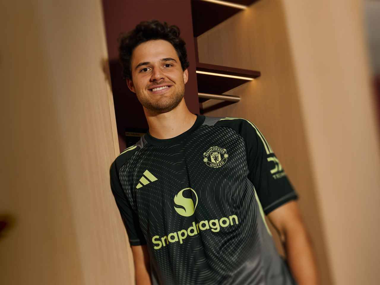 费耶诺德训练开放日，今晨绝杀压哨引欢呼，英超在即，年轻球员得到机会的简单介绍-开云数字工具